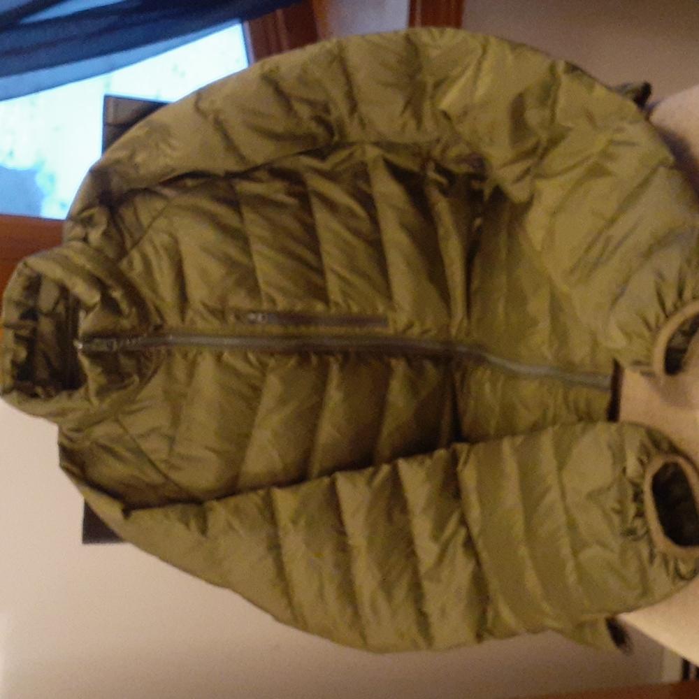 Men's packable down jacket NEW....Olive Green